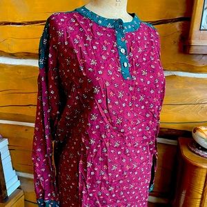 Boho Tunic Women's 4XL long sleeve floral, fits more like a 2x - 3x shirt top